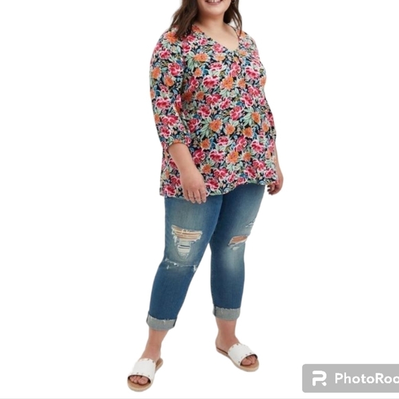 ❤️TORRID Floral Crinkle Gauze 3/4 sleeve high low tunic top - Picture 1 of 11